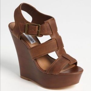 STEVE MADDEN WANTING PLATFORM WEDGES SIZE 7.5M